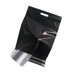 Svart e-handelspåse/postorderpåse premium med handtag